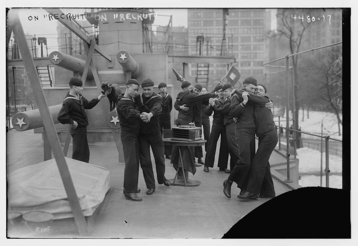 Сто лет назад на главной площади Манхэттена стоял боевой корабль