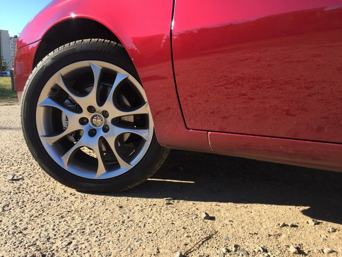 АВТОПОХВАСТУШКИ. Alfa Romeo 147: мы ведь любим итальянские вещи... АВТОПОХВАСТУШКИ. Alfa Romeo 147: мы ведь любим итальянские вещи...