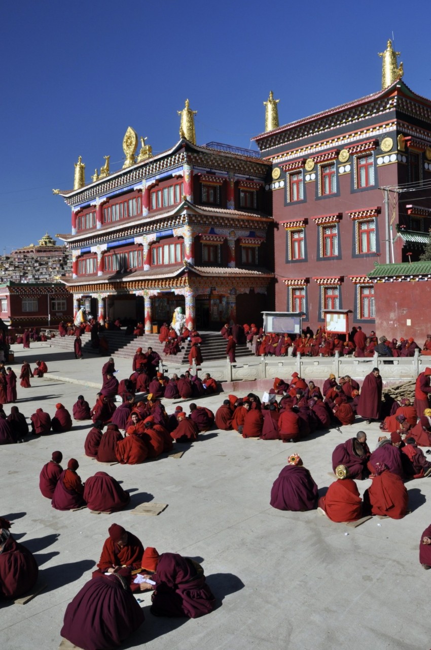 Буддийская академия Ларунг Гар — дом для 40 тысяч монахов