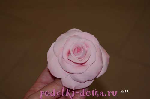 rozy iz polimernoy gliny18