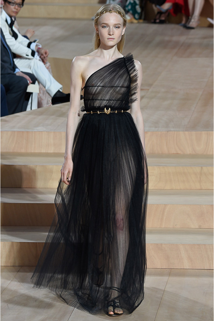 Мистический Рим в коллекции Valentino осень 2015 Couture Мистический Рим в коллекции Valentino осень 2015 Couture