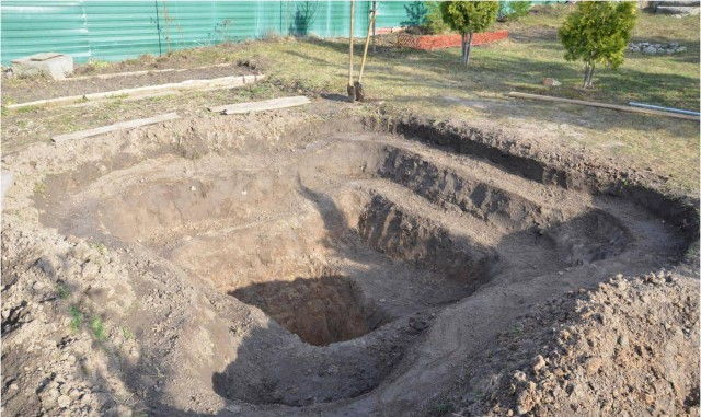 Максимальная глубина 1,75м. Максимальная глубина 1,75м. пруд, своими рукам