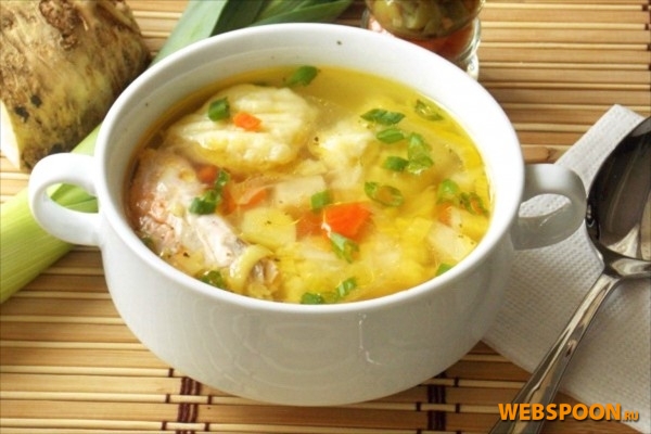 Куриный бульон с клецками