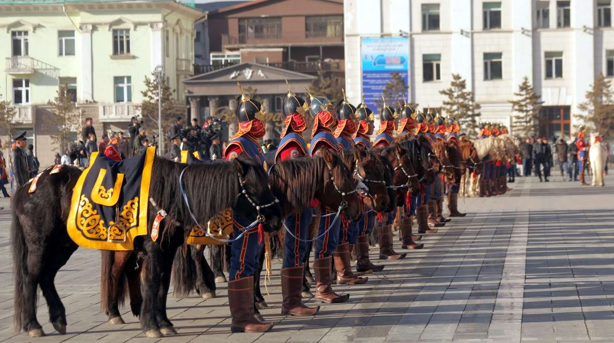 Наследники Чингиз-хана: монгольская президентская гвардия (45)