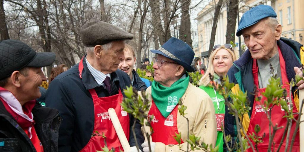 Собянин заложил «Аллею 100-летия первых субботников» / Фото: mos.ru