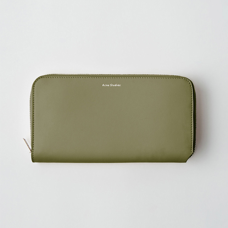 ACNE STUDIOS, 24 724 рублей (acnestudios.com) ACNE STUDIOS, 24 724 рублей (acnestudios.com)
