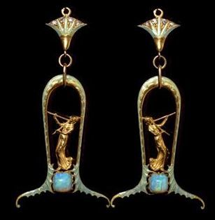 RENÉ LALIQUE. Earrings