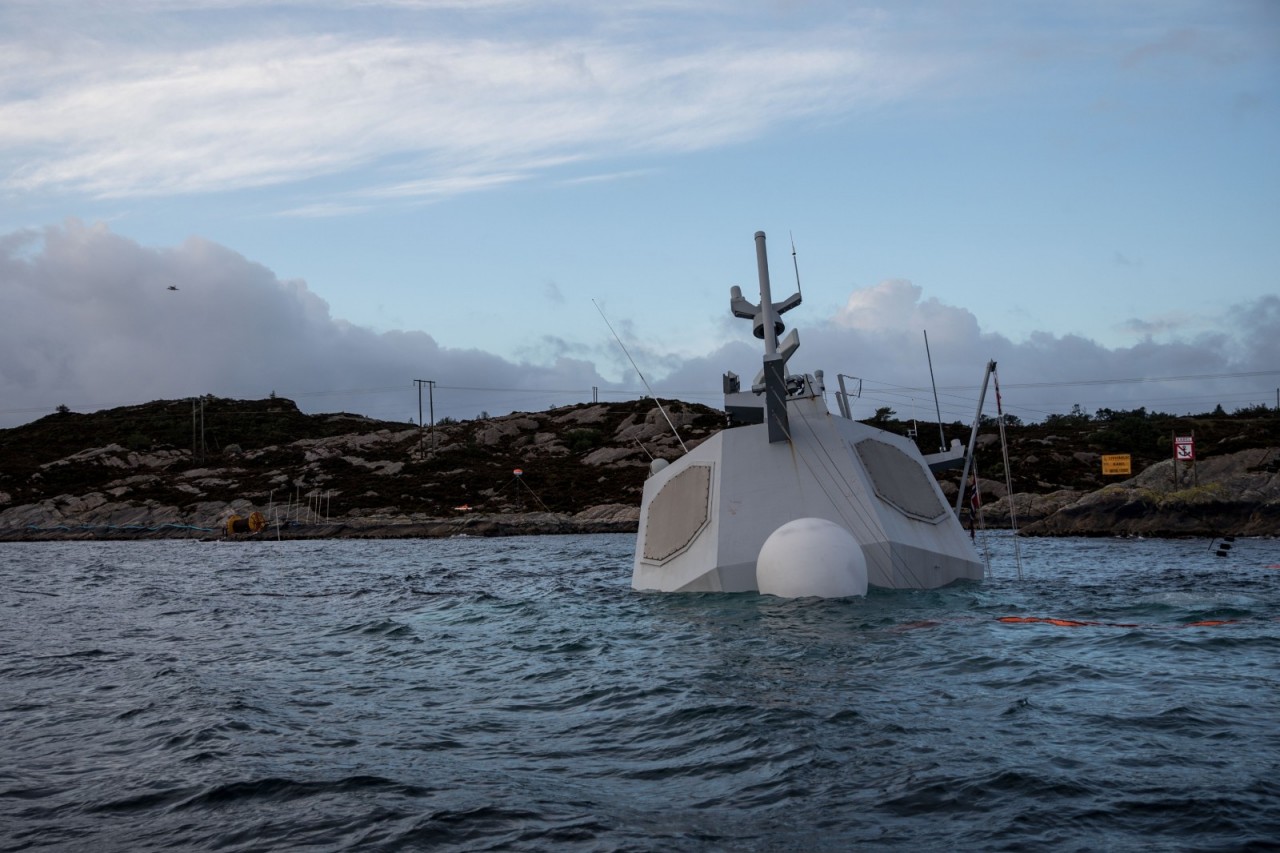 Норвежский фрегат Helge Ingstad полностью затонул