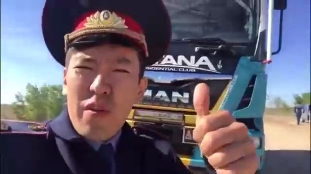 ГАИшников прокатили на Дакаровском MANе ГАИшников прокатили на Дакаровском MANе