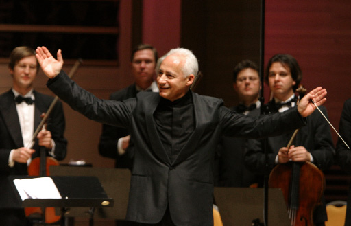 http://www.classicalmusicnews.ru/wp-content/uploads/2013/10/Spivakov-Virtuozy1.jpg