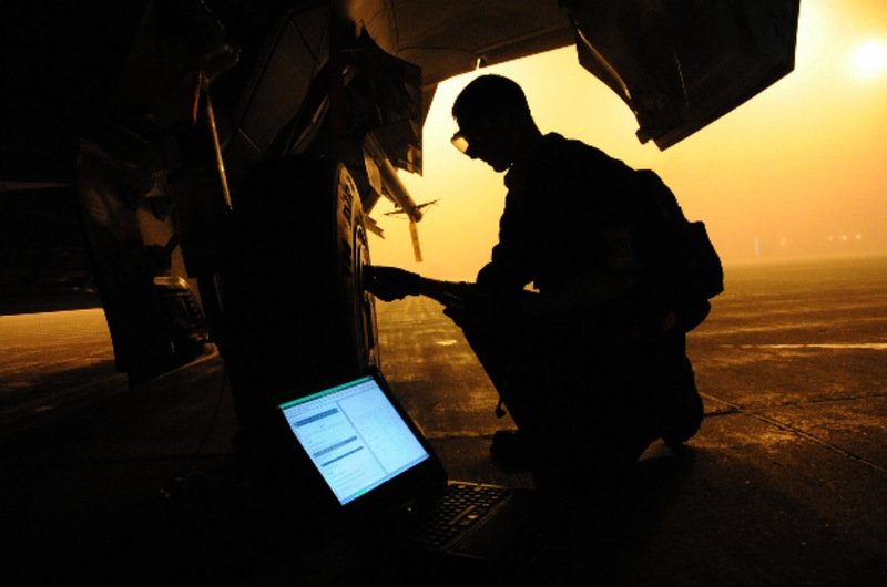 На заводе по сборке F-22