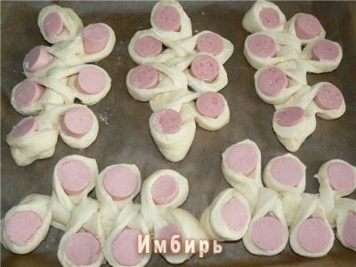 Булочки-гусенички с сосисками Булочки-гусенички с сосисками