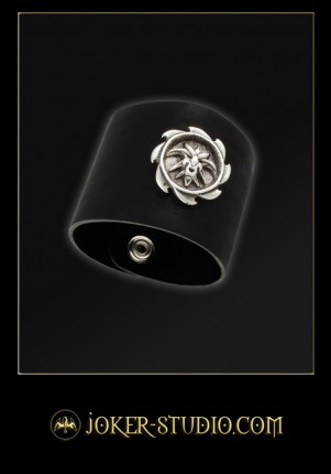 ГОТИЧЕСКИЙ КОЖАНЫЙ БРАСЛЕТ С МИФОЛОГИЧЕСКИМ МОРСКИМ ДЕМОНОМ