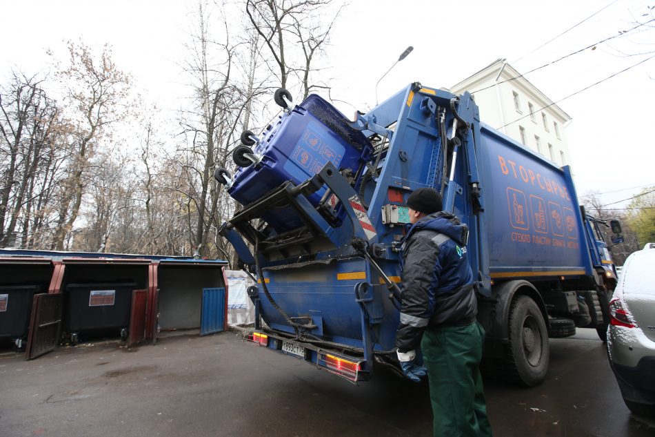 Во всех районах СЗАО до конца года появятся новые контейнеры для раздельного сбора мусора