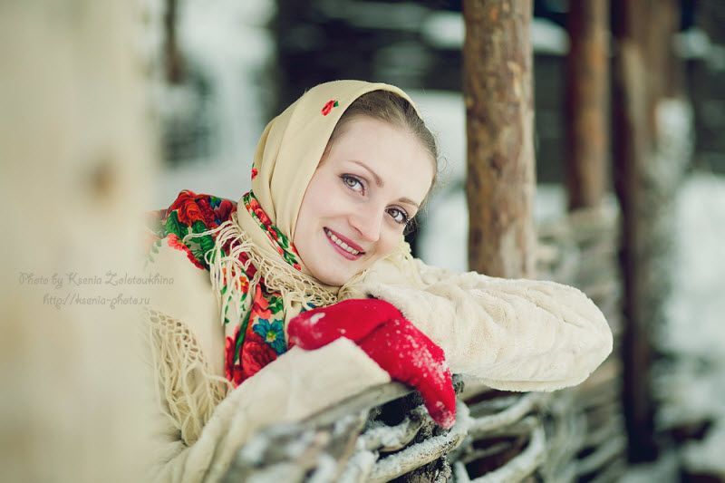 Русские девушки фото в платке Русские девушки фото в платке