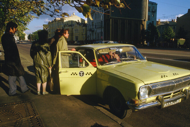 «Дорого, шеф!» Сколько стоило такси в СССР в разные времена