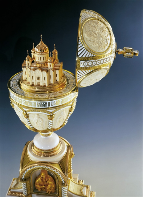 яйцо Фаберже с храмом внутри фото