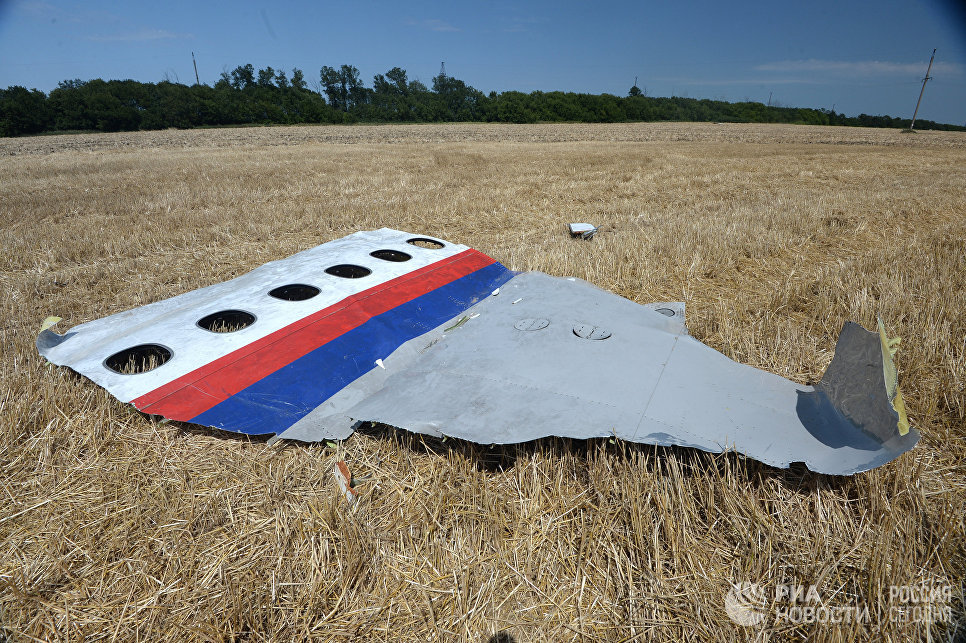 Промахнулись по России. Малайзийский "Боинг" упал мимо цели Промахнулись по России. Малайзийский "Боинг" упал мимо цели