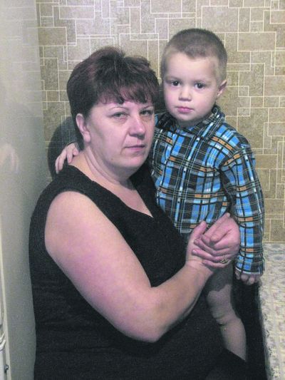 Дома. Татьяна Петровна с внуком, маму которого погубил маньяк