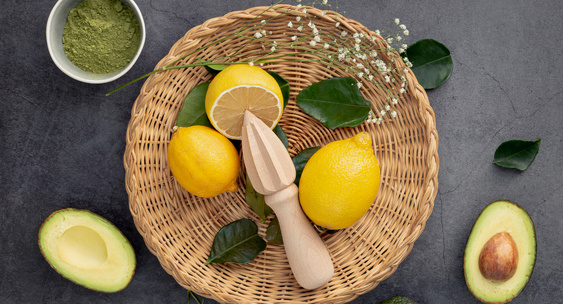 «Ем каждый день с солью и лимоном»: Врач назвала еду, которая меняет внешность