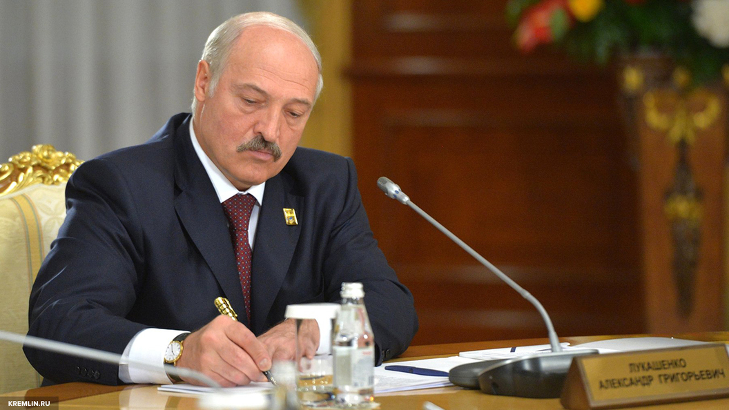 ЛУКАШЕНКО ПОДПИСАЛ УКАЗЫ О СОТРУДНИЧЕСТВЕ С РОССИЕЙ ЛУКАШЕНКО ПОДПИСАЛ УКАЗЫ О СОТРУДНИЧЕСТВЕ С РОССИЕЙ