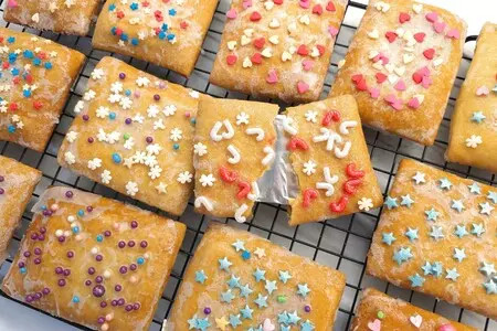 Фото к рецепту: Медовые пряники с сюрпризом