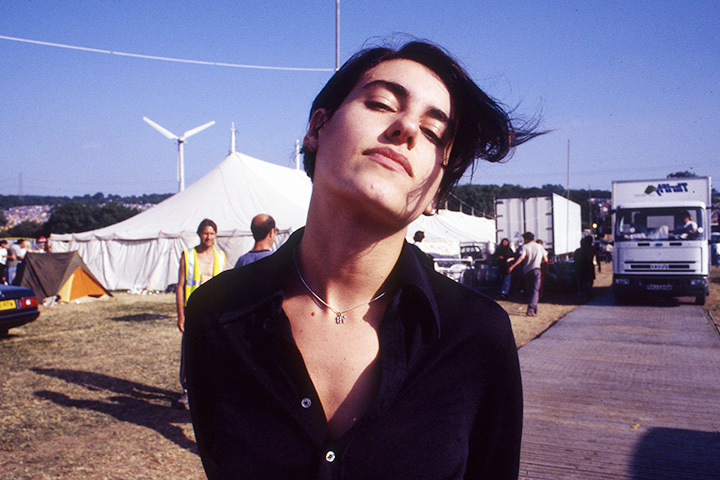 Мен өзім орыс әйелін сиқамын, өзім түсіремін.