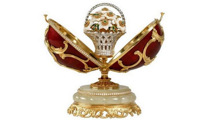 Пасхальное яйцо с сюрпризом от «Дома Фаберже»./ Фото: informclub.ru Как Карл Фаберже из рядового ювелира стал основателем легендарного бренда