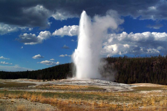 Гейзеры Йеллоустон (Yellowstone). Фото.