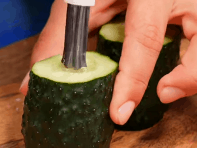 Нетривиальная подача обычных огурцов: оригинально, просто и вкусно Нетривиальная подача обычных огурцов: оригинально, просто и вкусно