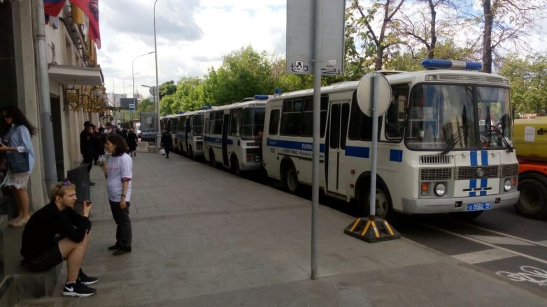 В Москве закрыли вход на Тверскую для пешеходов