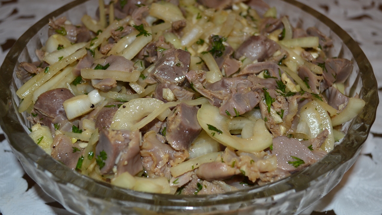 Невероятно аппетитная закуска из куриных желудочков Невероятно аппетитная закуска из куриных желудочков