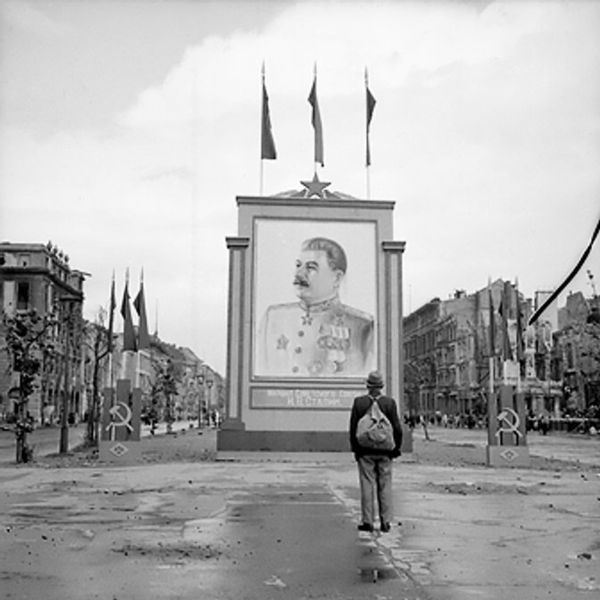 Мультатули Петр: В тот день когда взяли Берлин и фотографии Берлина 1945 Мультатули Петр: В тот день когда взяли Берлин и фотографии Берлина 1945