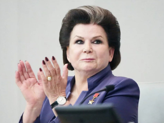 В интернете вспомнили, как Терешкова хвалила брежневскую конституцию В интернете вспомнили, как Терешкова хвалила брежневскую конституцию