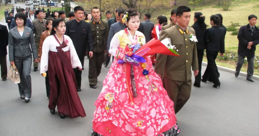 Выйти замуж за коммуниста, или Как выбирают супругов женщины Северной Кореи