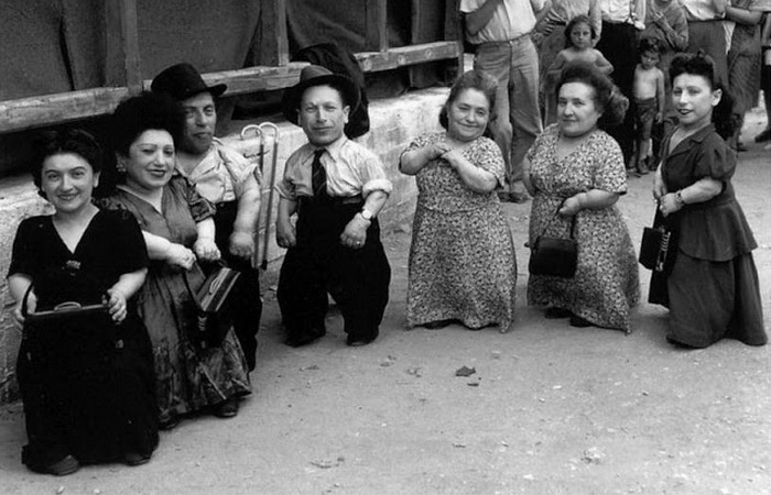Карлики Овиц: Как жизнерадостные еврейские музыканты пережили ужасы концлагеря в годы холокоста