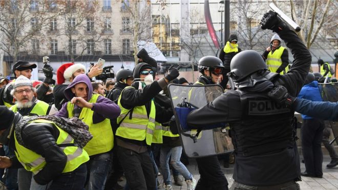 Протесты во Франции в фотографиях