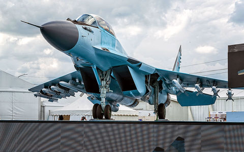 МАКС-2017: высший пилотаж в воздухе, дрифт и дрэг на земле