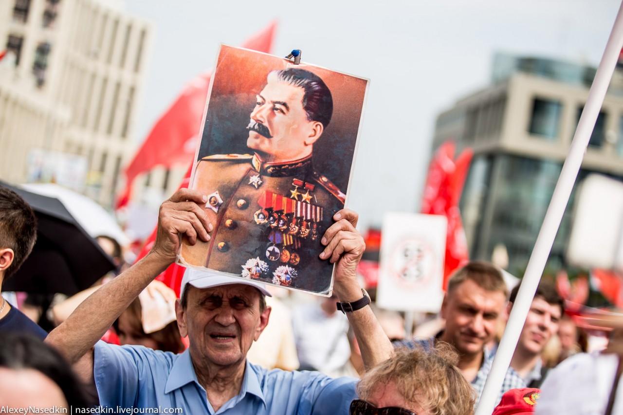 Путину и Медведеву передали пламенный привет из СССР (фото) Путину и Медведеву передали пламенный привет из СССР (фото)