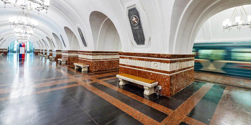 В московском метро начал курсировать тематический поезд «Город образования»