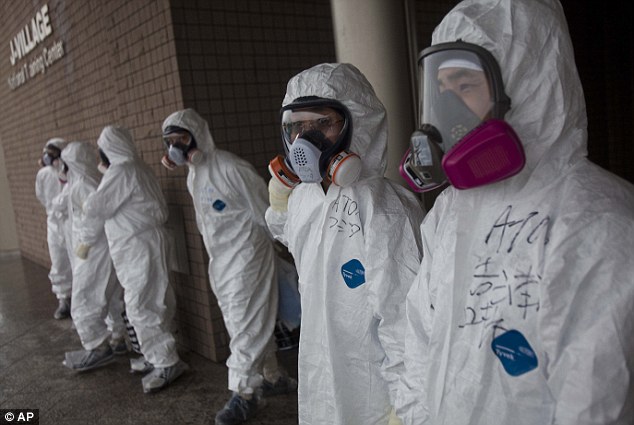 Гангстеры якудзы «вынуждают бездомных работать на очистке Фукусимы…после получения большой дозы облучения их увольняют» Гангстеры якудзы «вынуждают бездомных работать на очистке Фукусимы…после получения большой дозы облучения их увольняют»