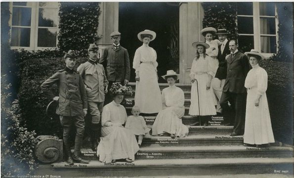  Уникальный альбом с фотографиями царской семьи альбом, царская семья, фото, история