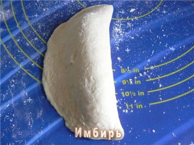 Булочки-гусенички с сосисками Булочки-гусенички с сосисками