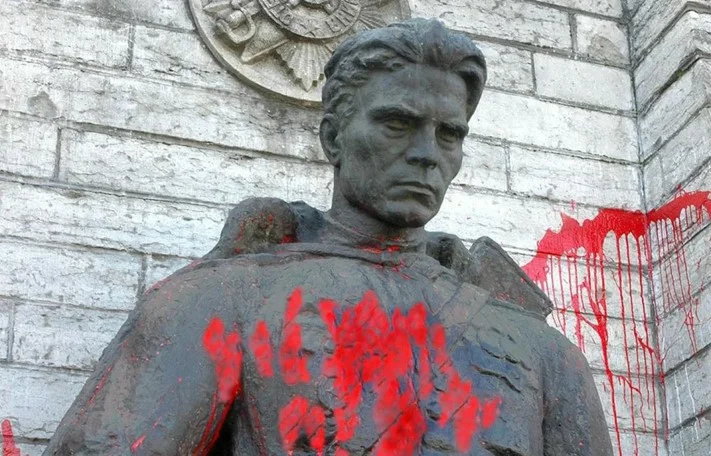 Кто такой Кожедуб? А Покрышкин? Ответ 16-ти летнего сына просто поразил! Ещё не поздно одуматься