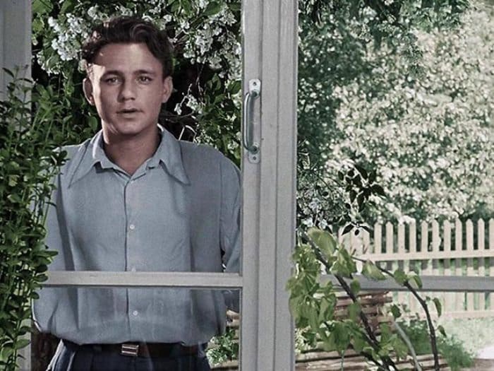 Николай Рыбников в фильме *Весна на Заречной улице*, 1956 | Фото: eg.ru Мгновение славы и годы забвения Нины Ивановой: Почему звезда фильма «Весна на Заречной улице» пропала с экранов