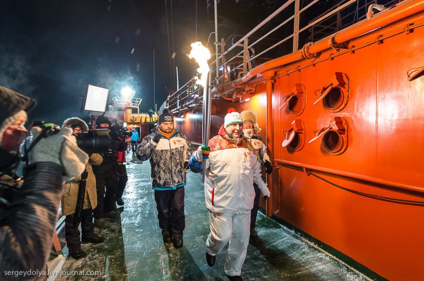 Олимпиада, огонь, факел, Северный Полюс