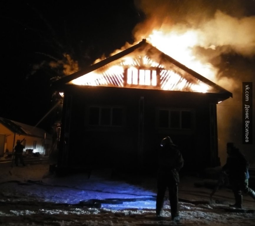 Трое детей сгорели при пожаре в Костромской области