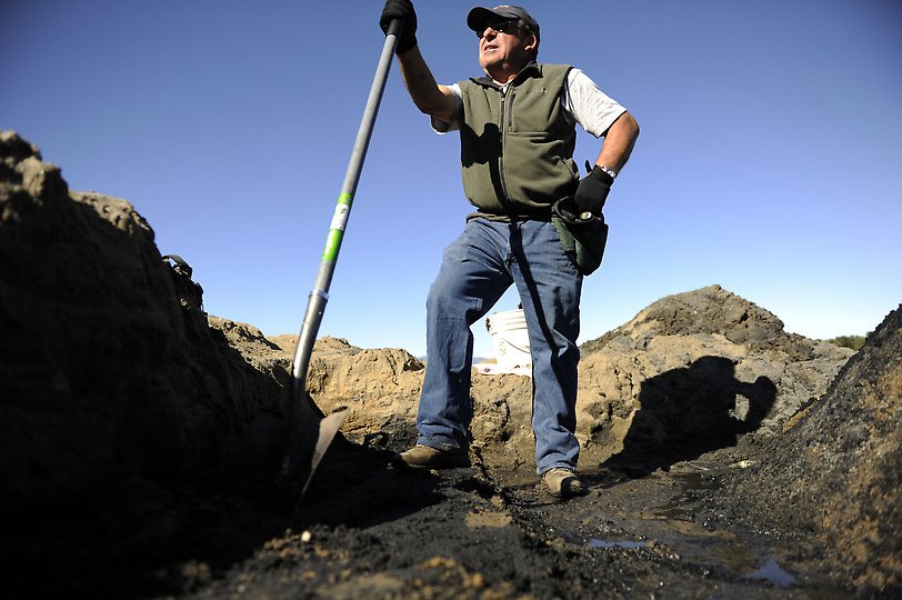 Сокровища в озере Беркели 499 С металлоискателем по дну высохшего озера