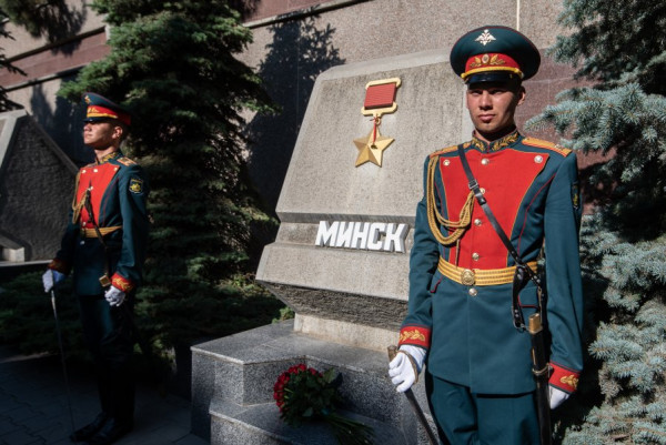 Врио губернатора Севастополя почтил память защитников города от немецко-фашистских захватчиков