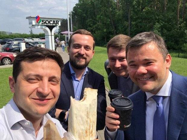 Недельки Зеленского. Энтони Роббинс, Пеннивайз и звенящая пустота